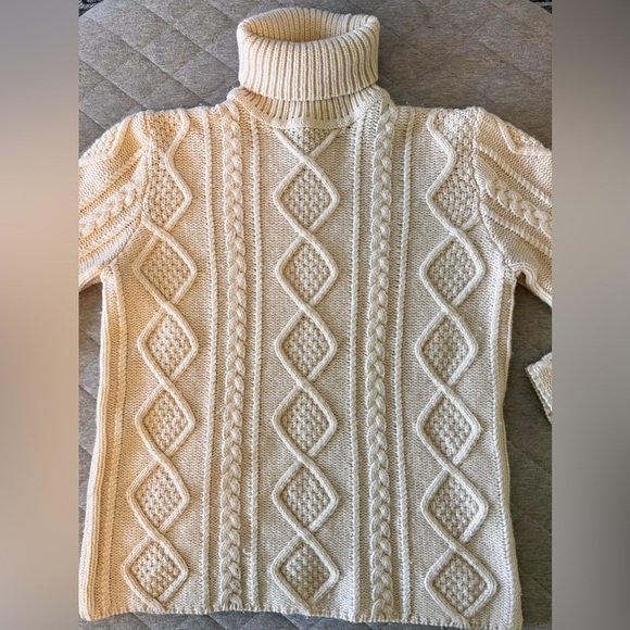 EDDIE BAUER Med Cream Wool Cable Knit Diamond Fisherman Turtleneck Sweater - Picture 2 of 6